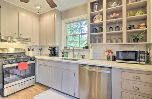Fuquay-Varina House | Bright Home w/Yard in Historic Fuquay-Varina!