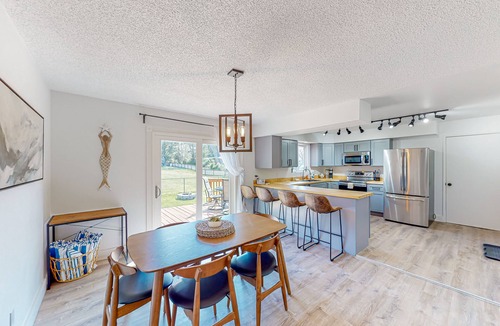 Ocean Park House | Bright home with large yard, deck & firepit - walk to the beach