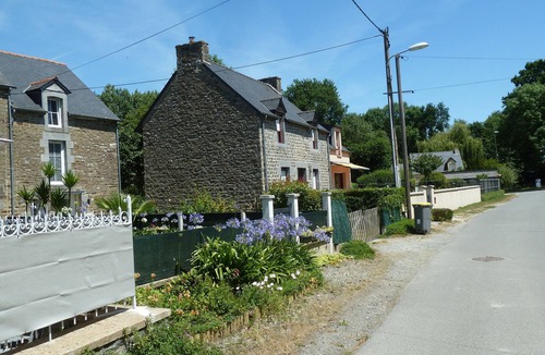 Pleudihen-sur-Rance House | Bright house near Rance - 3 bedrooms, master suite, south-facing terrace