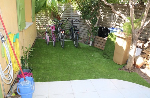 Bouzigues House | Bright house at 50m sea with garden without opposite