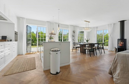 Nyborg House | Bright house by the beach with sea view in Nyborg