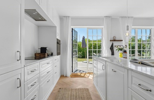 Nyborg House | Bright house by the beach with sea view in Nyborg