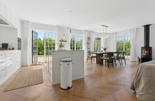 Nyborg House | Bright House By The Beach With Sea View In Nyborg