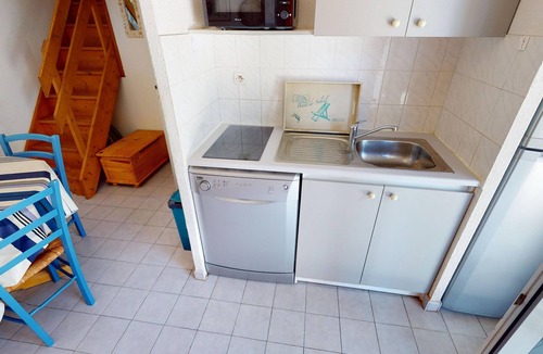 Vic-la-Gardiole Villa | Bright house for 6 with pool near Sète