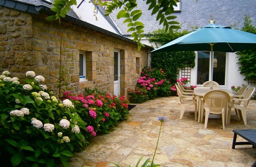 Plouharnel House | Bright house in a typical Breton seaside village