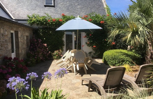Plouharnel House | Bright house in a typical Breton seaside village