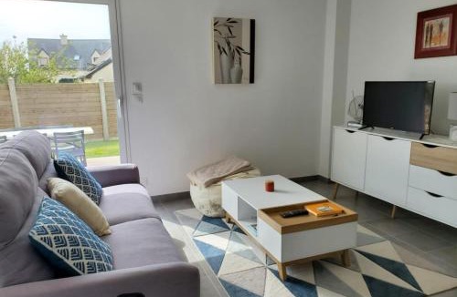 Hirel House | Bright house in Hirel near beach and activities