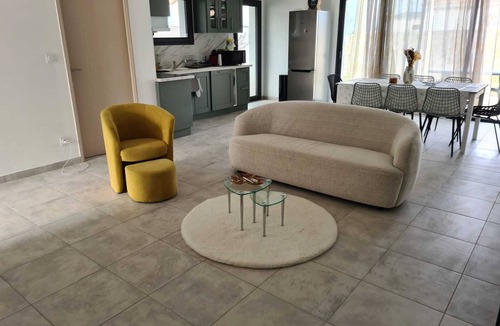 Pezens House | Bright house in Pezens for 8 people