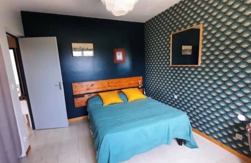 Neffies House | Bright house with garden