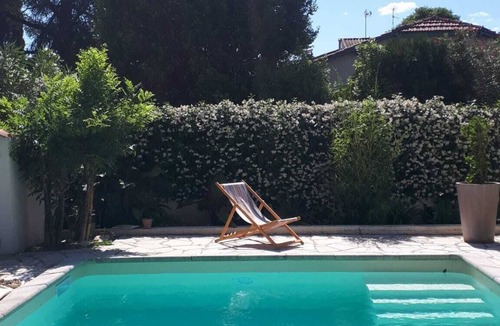 Les Aubes House | bright house with swimming pool
