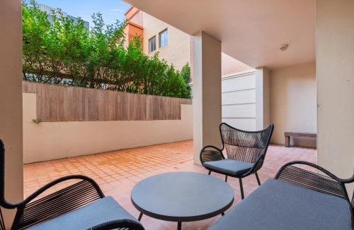 Camperdown Apartment | Bright Inner-West Stay with Pool Access
