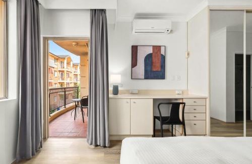 Camperdown Apartment | Bright Inner-West Stay with Pool Access