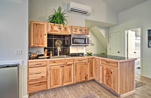 Golden Apartment | Bright Lakeside Studio - Hike, Fish, and Bike!