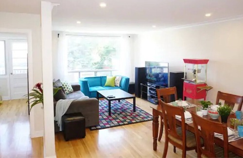 Cote-Saint-Luc House | Bright, Large & Ultra Clean 5 BR in Safe Area