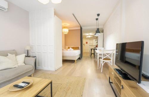 Alicante City Centre Apartment | Bright loft city centre by United Renters