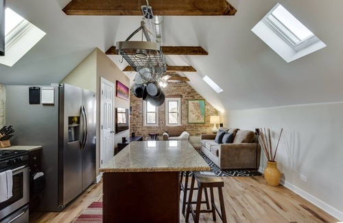 West Bucktown Apartment | Bright & Lofty Bucktown 1BR by AllSet Turnover