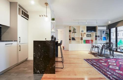 Jeronimos Apartment | Bright Luxurious - 1BD 2BTH - AtochaRetiro