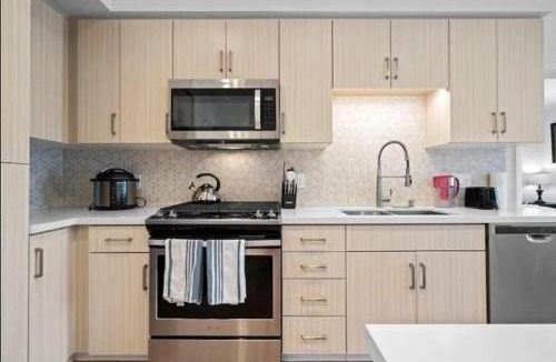 Lake Forest Apartment | Bright Luxury 2BR Retreat with Pool in Irvine