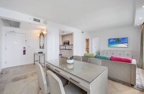 South of Fifth Condo | Bright Luxury Condo, Beach Access & Ocean Views!