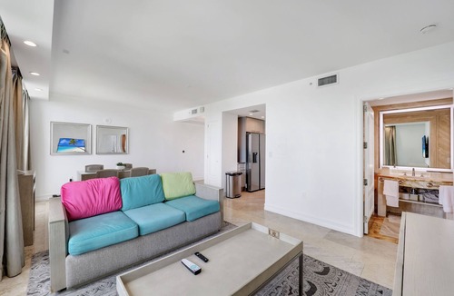 South of Fifth Condo | Bright Luxury Condo, Beach Access & Ocean Views!