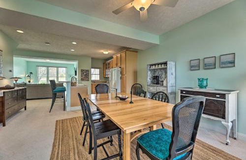 Manistee House | Bright Manistee Condo w/Beach + Pool Access!