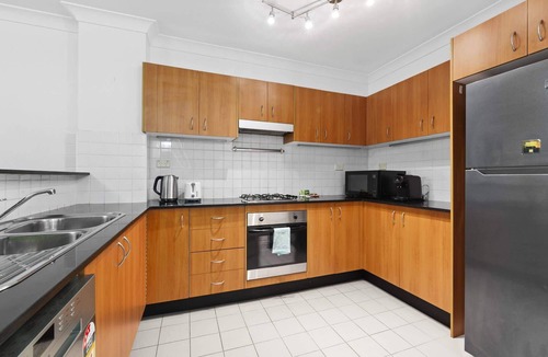Marrickville Apartment | Bright Marrickville Flat with Balcony & Parking