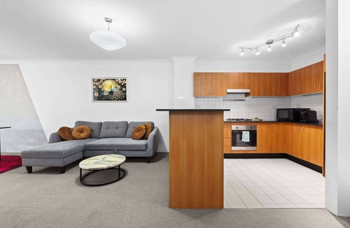 Marrickville Apartment | Bright Marrickville Flat with Balcony & Parking