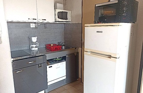 Sete Apartment | Bright mezzanine studio with parking 150m from beach, pets welcome