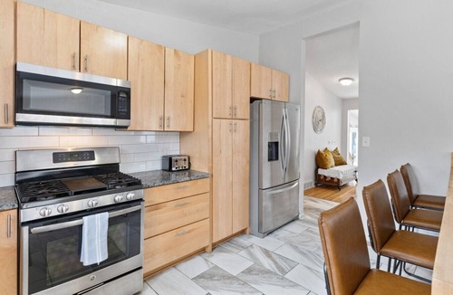 Rochester House | Bright "Mid-Century Modern" Ranch