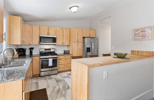 Rochester House | Bright "Mid-Century Modern" Ranch