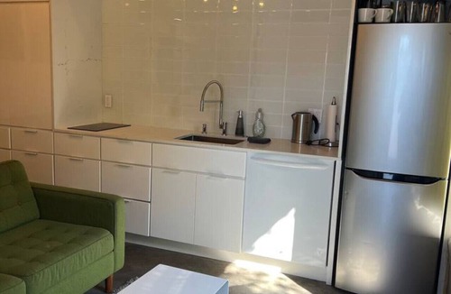 Piedmont Avenue Apartment | Bright Minimalist Studio Walkable to Piedmont Ave