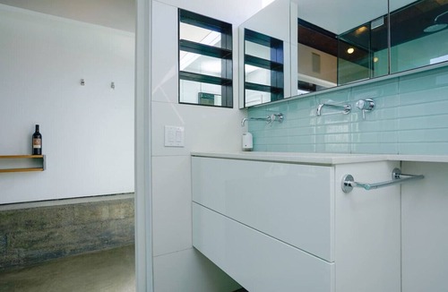 Piedmont Avenue Apartment | Bright Minimalist Studio Walkable to Piedmont Ave