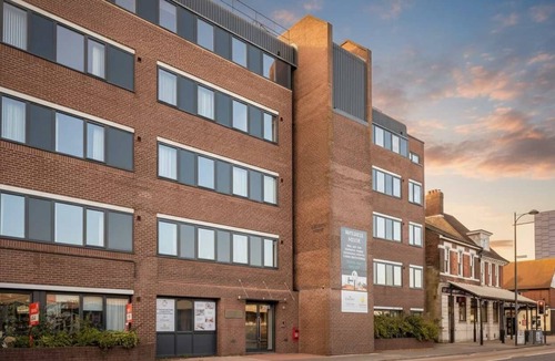 Eastleigh Apartment | Bright & Modern 1BED Apartment in Eastleigh Centre