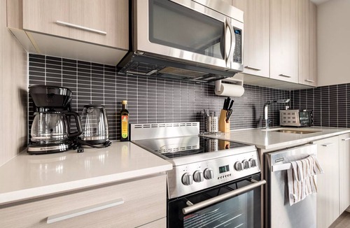 St. Lawrence Condo | Bright & Modern 1BR Condo with Free Parking