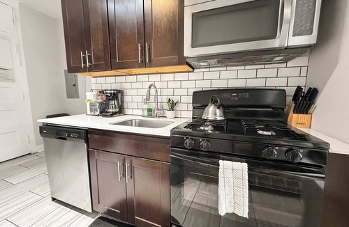 Hyde Park Apartment | Bright & Modern 1BR in a Prime Area