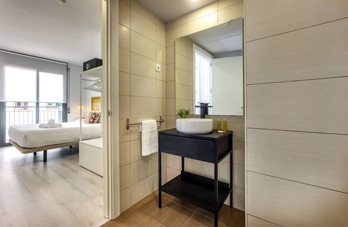 Collblanc y La Torrassa Apartment | Bright & modern 2 bedroom apartment in Hospitalet