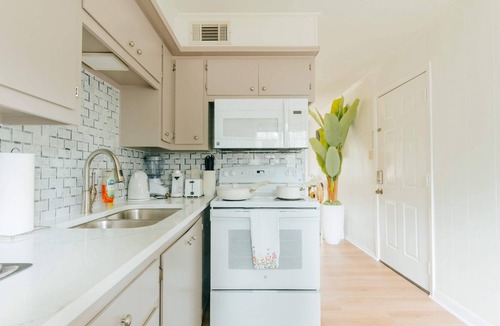Nacogdoches Apartment | Bright Modern 2BR Near SFA | Family Friendly