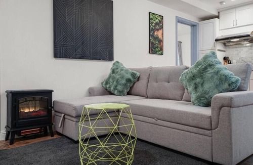 Inner Parkside Apartment | Bright Modern 2BR 2Bath Near SFSU