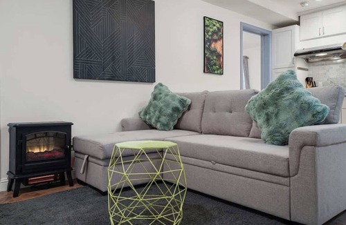Inner Parkside House | Bright & Modern 2BR/2BA | Near SFSU & Transit