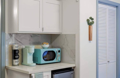 Inner Parkside House | Bright & Modern 2BR/2BA | Near SFSU & Transit