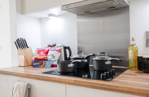 Chelmsford House | Bright & Modern 3 Bed Home | Sleeps 5