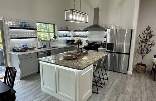 Park Hill House | Bright, modern, and comfortable home on Lake Tenkiller