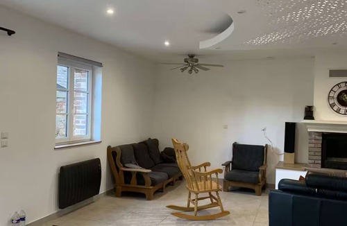 Epinoy House | Bright, modern and spacious apartment