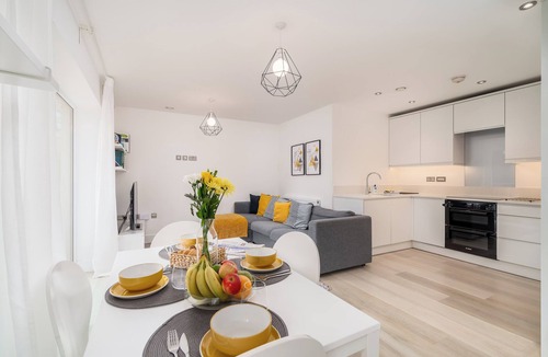 High Wycombe Apartment | Bright, Modern & Central Apartment - Pass the Keys