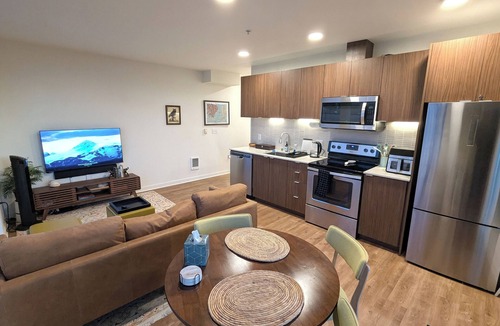 Wallingford Condo | Bright & Modern Condo in Seattle's Wallingford District