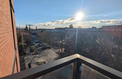 Wallingford Condo | Bright & Modern Condo in Seattle's Wallingford District