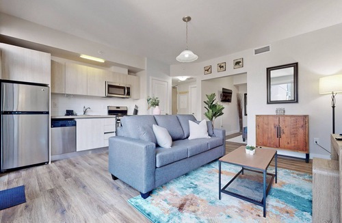 Grange Park Condo | Bright & Modern Downtown Condo with Balcony