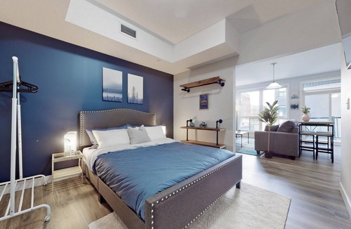 Grange Park Condo | Bright & Modern Downtown Condo with Balcony