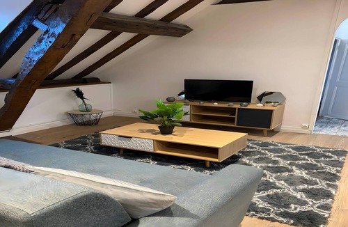 Ecommoy Apartment | Bright & Modern Escape in Ecommoy