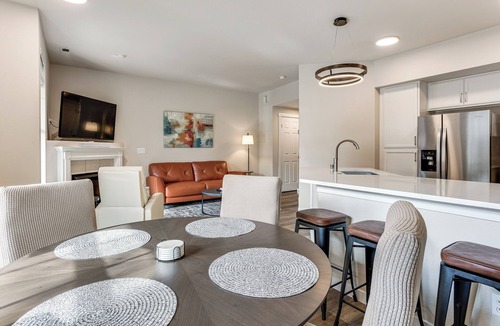 Parkland Cottage | Bright & Modern! Family Home 11 Mi to Dtwn Tacoma